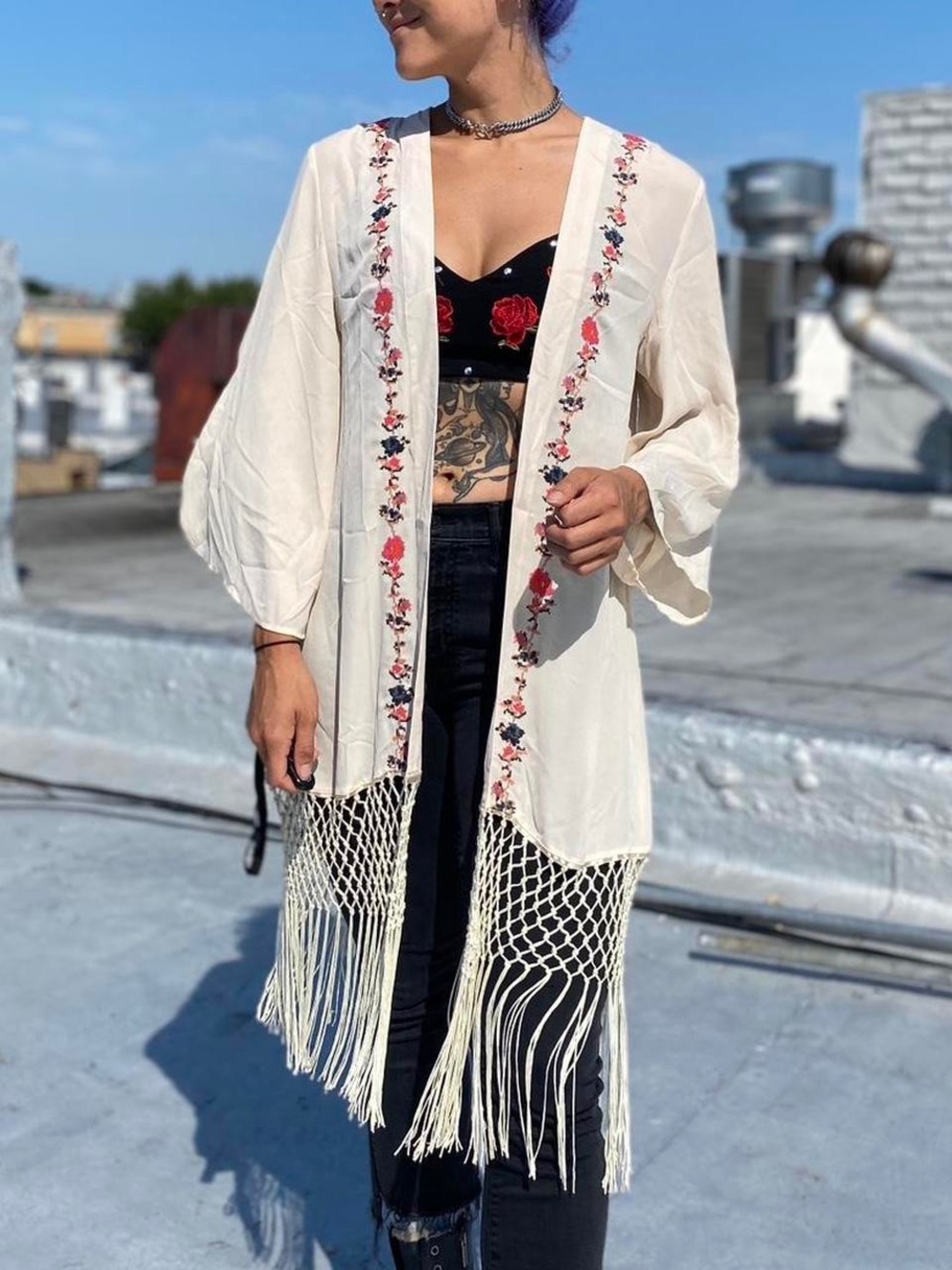 Urban Outfitters Ivory Embroidered Boho‎ Fringe Kimono w/ Floral Trim NWOT Sz. S